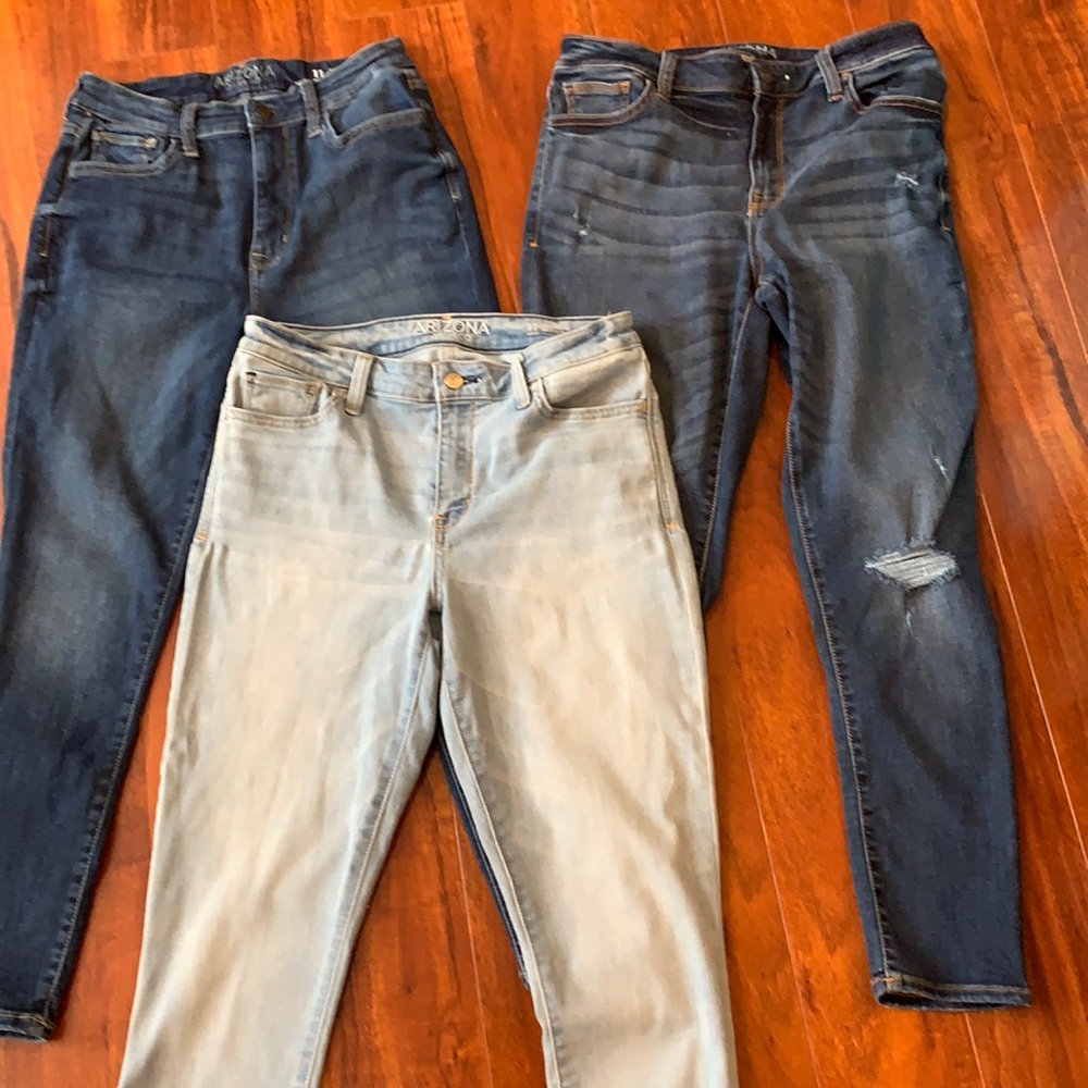 Woman’s skinny jeans